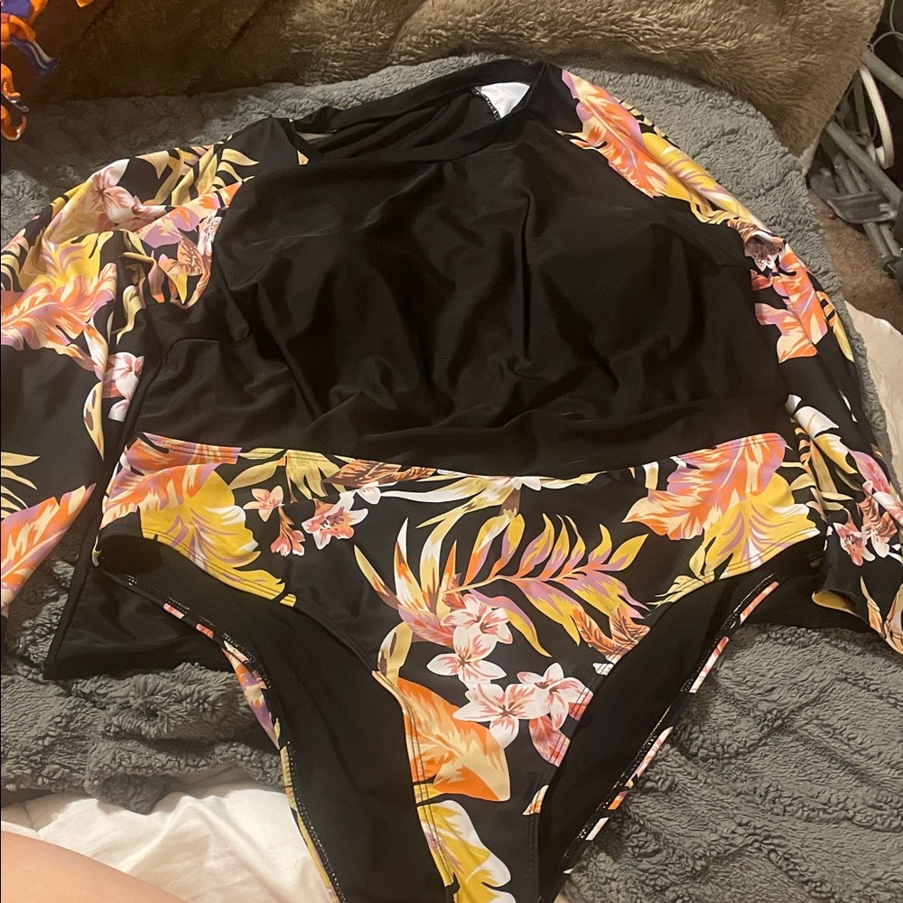 SHEIN Women’s 2 Piece Long Sleeve Floral Swimsuit